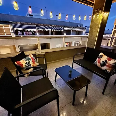 דירה Sunny Penthouse Close To Everything טורבייחה