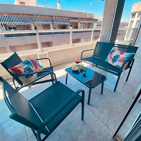 דירה Sunny Penthouse Close To Everything טורבייחה