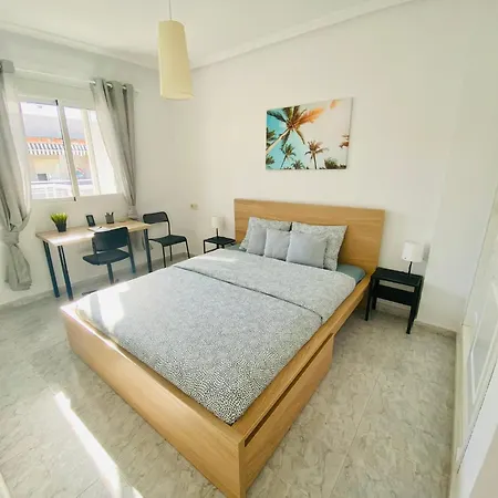 Sunny Penthouse Close To Everything شقة تورّيفيِخا